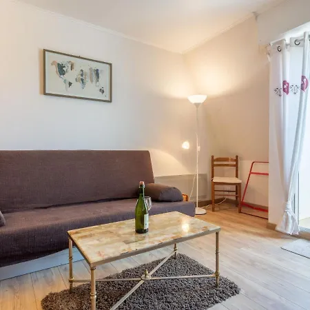 아파트 Les Portes De La By Interhome