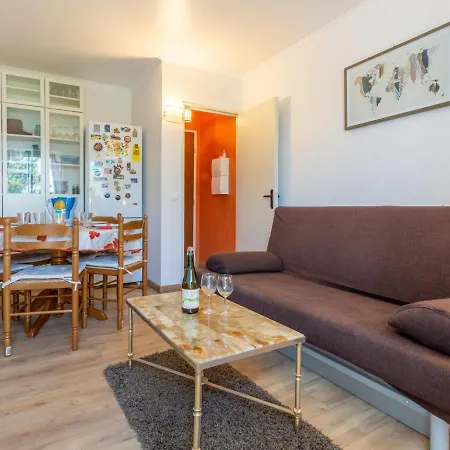 아파트 Les Portes De La By Interhome *