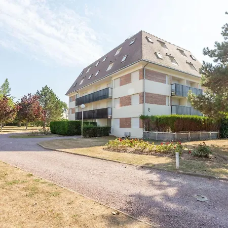아파트 Les Portes De La By Interhome